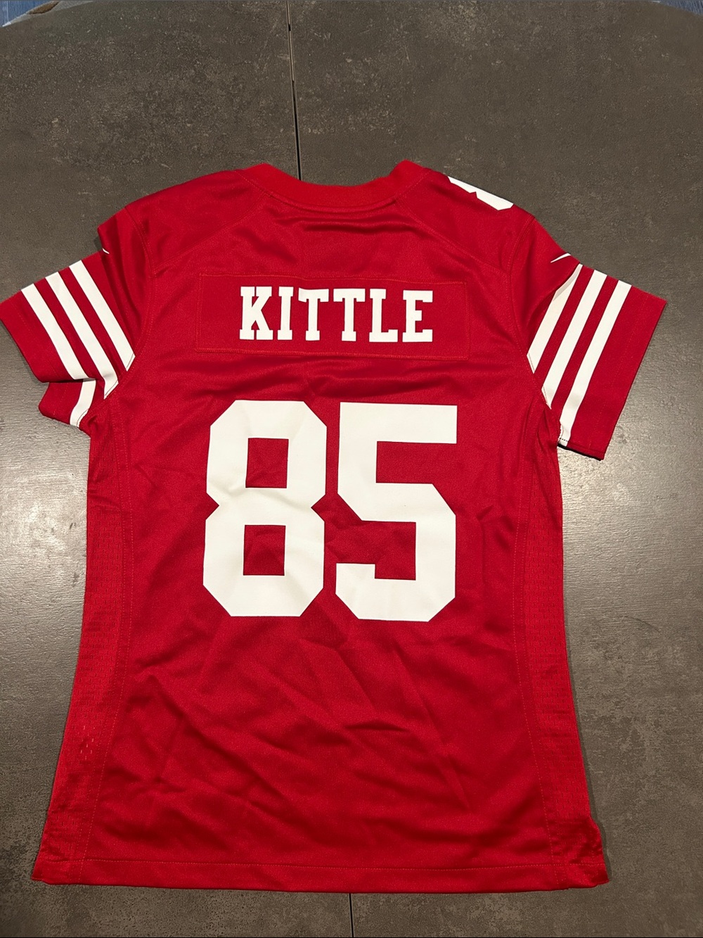 Nike Women’s Red San Francisco 49ers #85 Jersey - Picture 2 of 3